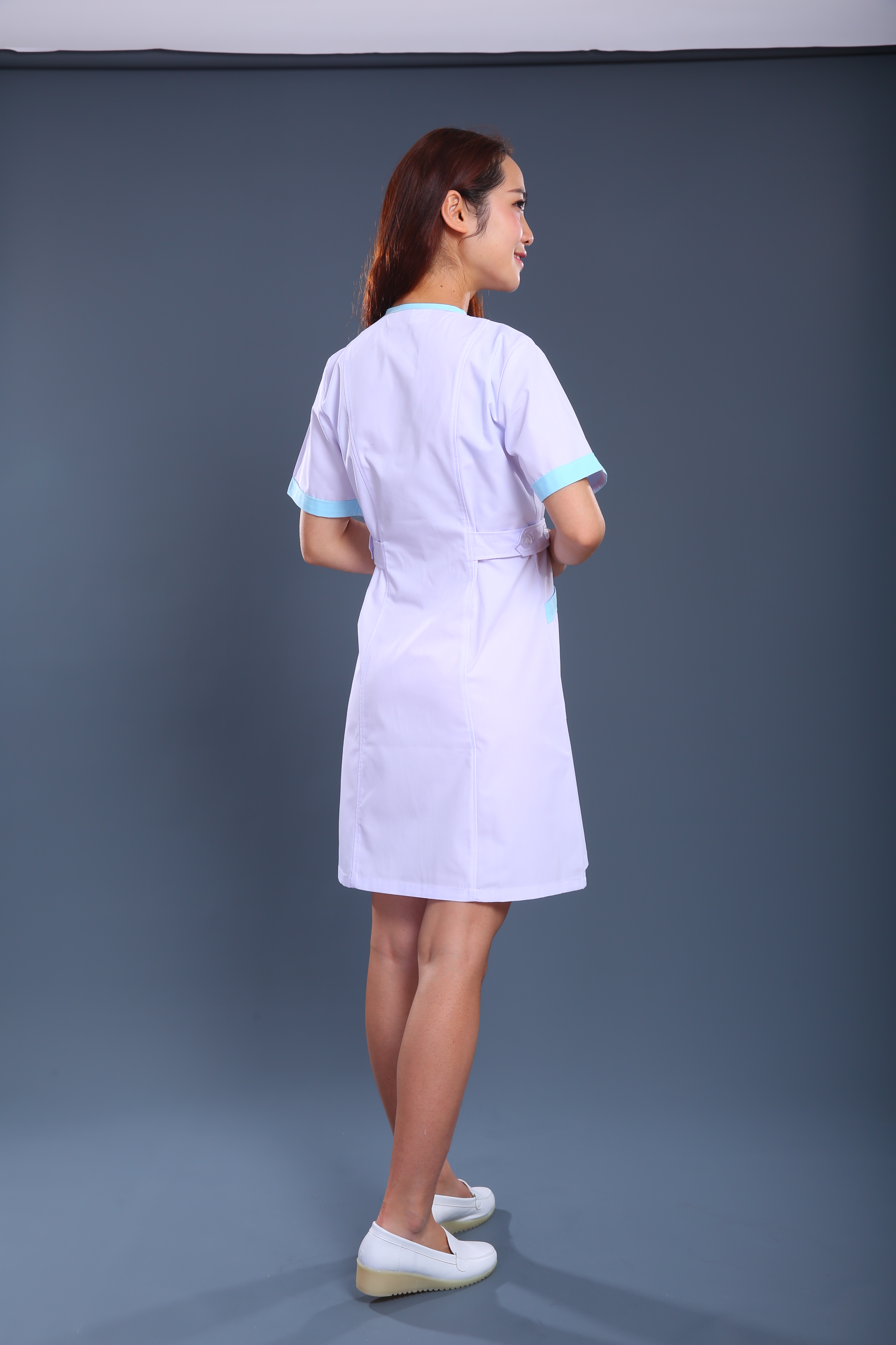 白綠護士制服背面